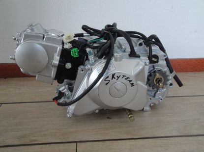 Afbeeldingen van Motorblok 50cc 4bak handkopp. Skyteam